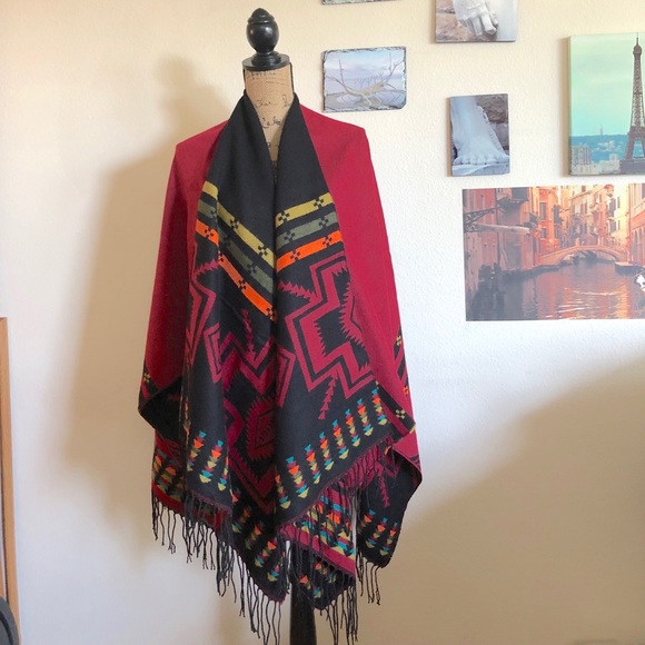 ✂️FINAL✂️Gorgeous Aztec poncho!!! - Picture 2 of 5